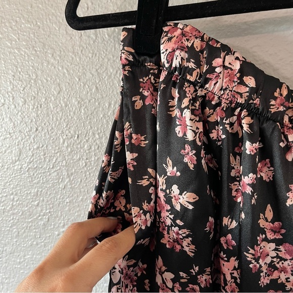 Marilyn Monroe Women’s Black Pink Floral Satin Matching Pajama Set Size Medium - Picture 7 of 7